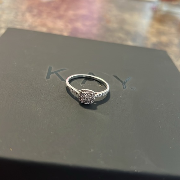 COPY - Kay Jewelers Promise ring - Picture 2 of 5